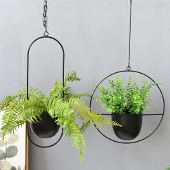 Be-Inspired® Hangende Bloempot Ovaal - Bloempot Binnen - Voor Hangplant – Plant Bloem Pot Met Opknoping – Plantenhanger - Plantenbak - Industrieel – Scandinavisch - Metaal - Zwart -Tuin Gerelateerd 1200x1200 1281