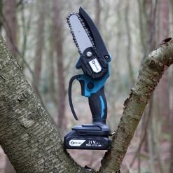 NovarGarden® Mini Kettingzaag NG1 - Met 2x Accu - Takkenzaag - Snoeizaag - Electrisch - Handzaag - Boomzaag - 21V -Tuin Gerelateerd 1200x1200 750