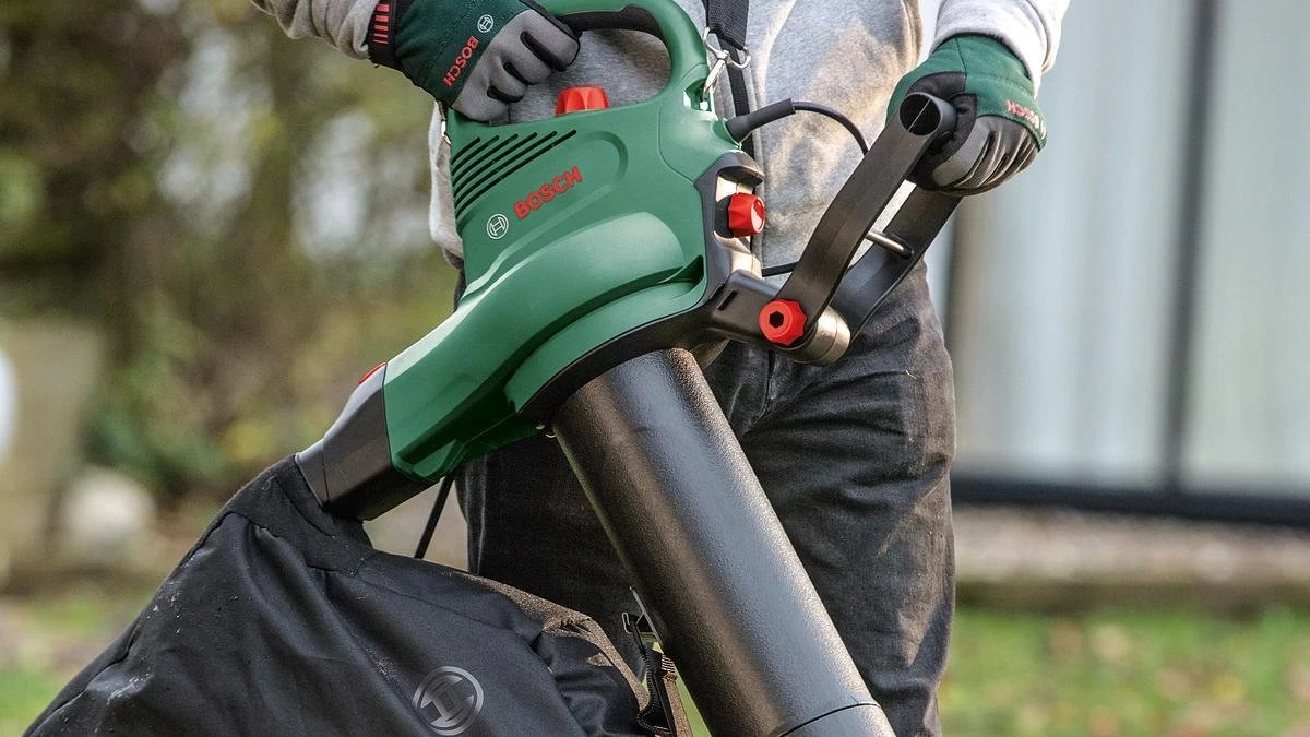 Bosch UniversalGardenTidy 3000 Bladblazer - Op Snoer - 3000 W 7 Bosch UniversalGardenTidy 3000 Bladblazer - Op Snoer - 3000 W - Afbeelding 5