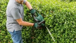 Bosch UniversalHedgeCut 60 Heggenschaar - Op Snoer - Lengte 60 Cm -Tuin Gerelateerd 1200x675 30