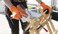 Stihl Accu Mini Kettingzaag SET - Snoeischaar - Snoeizaag - Hand Kettingzaag - Professioneel- Hovenier- Tuinman -Tuin Gerelateerd 1200x706 2