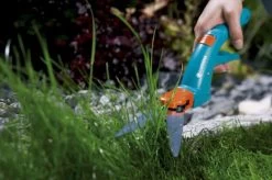 GARDENA Classic Grasschaar - Draaibaar 360° -Tuin Gerelateerd 1200x798 2