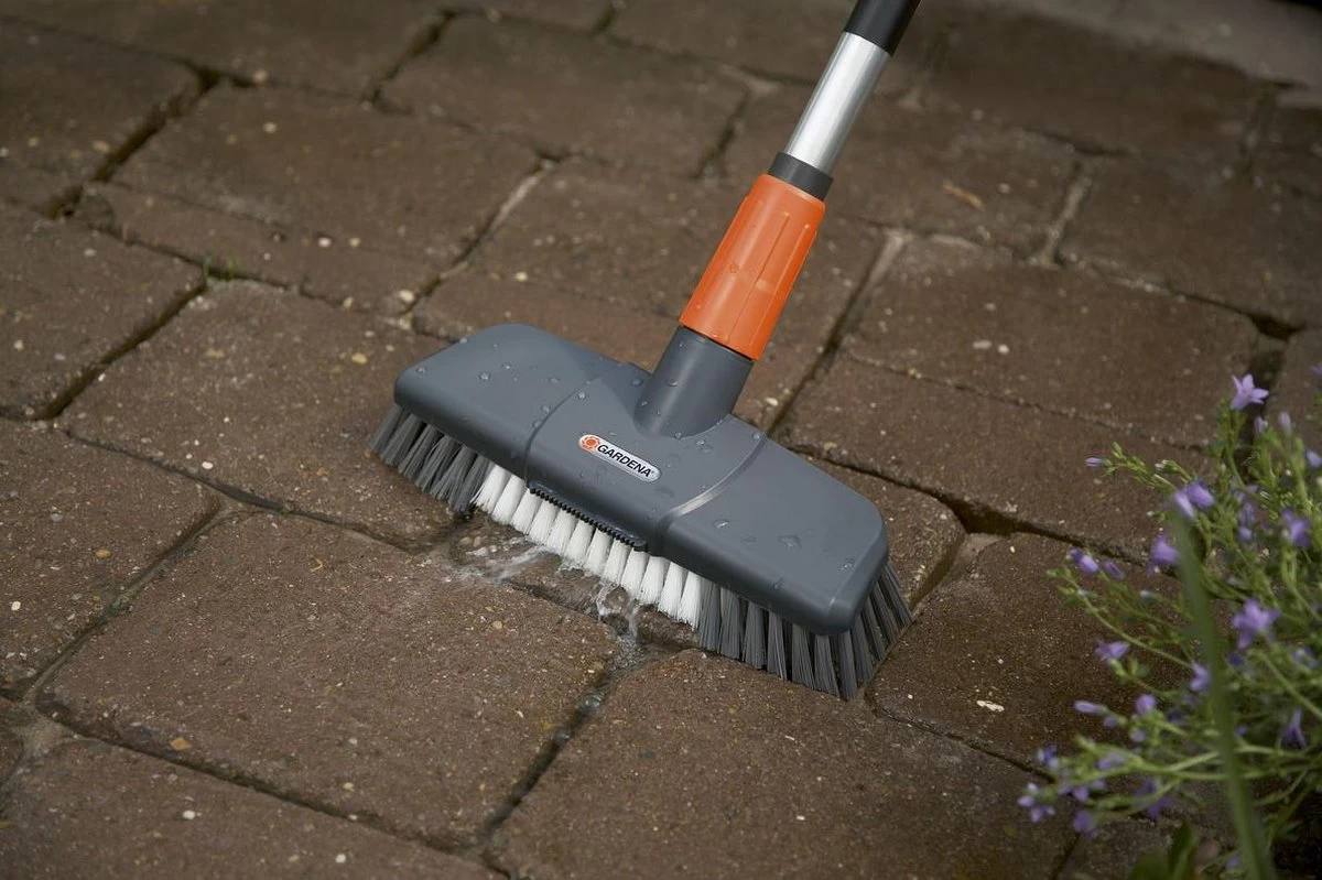 GARDENA Cleansystem Comfort Schrobber - Reinigen Van Paden - Terras - Oprit 6 GARDENA Cleansystem Comfort Schrobber - Reinigen Van Paden - Terras - Oprit - Afbeelding 4