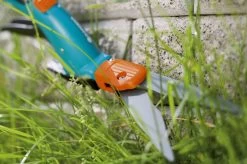 GARDENA Comfort Grasschaar - 360° Draaibaar - Antikleef Coating - Golfsnede -Tuin Gerelateerd 1200x799 31