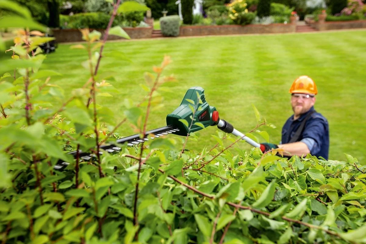 Bosch UniversalHedgePole 18 Steel Heggenschaar - 43 Cm Meslengte - Zonder 18 V Accu En Oplader 9 Bosch UniversalHedgePole 18 Steel Heggenschaar - 43 Cm Meslengte - Zonder 18 V Accu En Oplader - Afbeelding 7