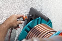 GARDENA - Wandslanghouder 60 Met Slanggeleider - Slanghouder - Maximale Capaciteit 60 Meter -Tuin Gerelateerd 1200x800 219