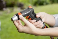 GARDENA - Premium Reinigingssproeier Spuitpistool - Metaal - Voor Reiniging En Bewatering -Tuin Gerelateerd 1200x800 246