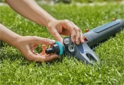 GARDENA - Zwenksproeier AquaZoom S - Tuinsproeier - 9 Tot 150 M² -Tuin Gerelateerd 1200x829 3