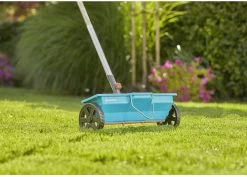 GARDENA Combisysteem Strooiwagen - 40 Cm Strooibreedte - Inhoud 3 Liter - Geschikt Voor 100m² 17 GARDENA Combisysteem Strooiwagen - 40 Cm Strooibreedte - Inhoud 3 Liter - Geschikt Voor 100m² -Tuin Gerelateerd 1200x859