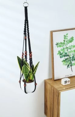 4 Stuks Zwarte Macrame Plantenhangers - Boho Handgeweven Katoen Hangpot Voor Binnen/Buiten - Hangende Bloempot Met Kralen - Macramé Touw/Koord Hangplant Houder - Bohemian Wandhanger Decoratie - Plant Hanger - Verticale Tuin Bloempothouder Planthanger -Tuin Gerelateerd 772x1200 3