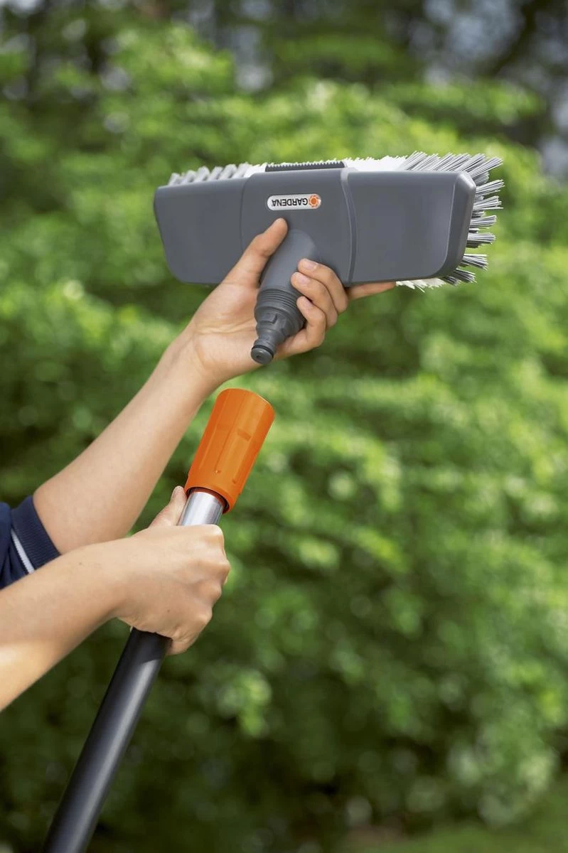 GARDENA Cleansystem Comfort Schrobber - Reinigen Van Paden - Terras - Oprit 4 GARDENA Cleansystem Comfort Schrobber - Reinigen Van Paden - Terras - Oprit - Afbeelding 2