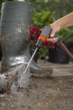 GARDENA - Comfort Reinigingsbroes - Spuitpistool - Traploos Instelbaar -Tuin Gerelateerd 800x1200 73