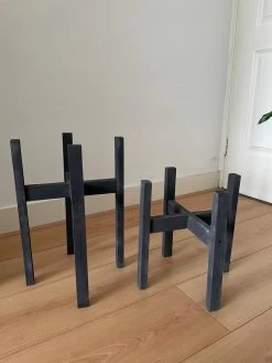 Plantenstandaard Binnen - Set Van 2 - Diameter Tot 24 Cm - Plantenkruk - Bloempotten Voor Binnen - Plantentafeltje Voor Binnen - Bloempot Standaard - Plantenstandaard - Hout - Mat Zwart/Donkergrijs -Tuin Gerelateerd 900x1200 17