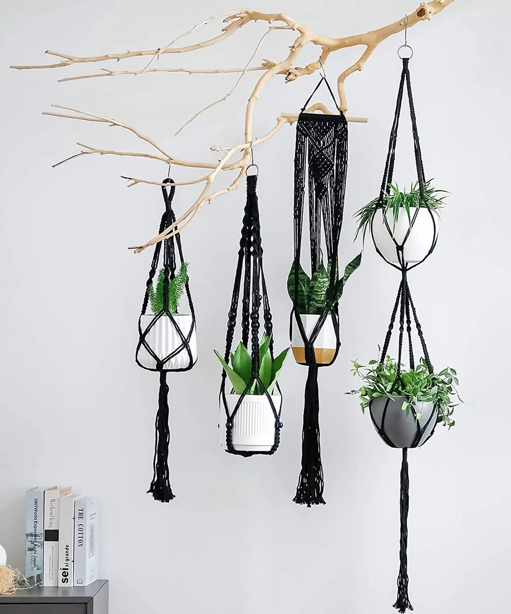 4 Stuks Luxe Macrame Plantenhangers - Boho Handgeweven Katoen Hangpot Voor Binnen/Buiten - Hangende Bloempot Met Kralen - Macramé Touw/Koord Hangplant Houder - Bohemian Wandhanger Decoratie - Plant Hanger - Verticale Tuin Bloempothouder Planthanger 4 4 Stuks Luxe Macrame Plantenhangers - Boho Handgeweven Katoen Hangpot Voor Binnen/Buiten - Hangende Bloempot Met Kralen - Macramé Touw/Koord Hangplant Houder - Bohemian Wandhanger Decoratie - Plant Hanger - Verticale Tuin Bloempothouder Planthanger - Afbeelding 2